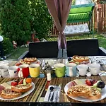 Affittacamere Cozy Niya , до боровец , двор и барбекю 3*