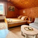 Affittacamere Cozy Niya , до боровец , двор и барбекю