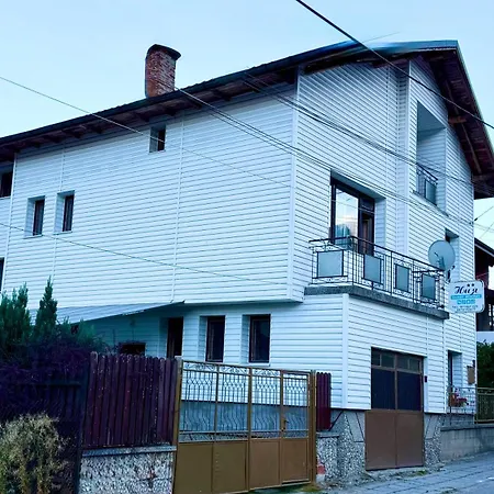 Cozy Niya , до боровец , двор и барбекю Къща за гости 3*
